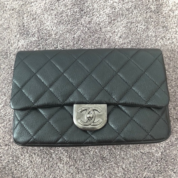 Chanel flap 16C (crossbody and belt bag) - Picture 2 of 8